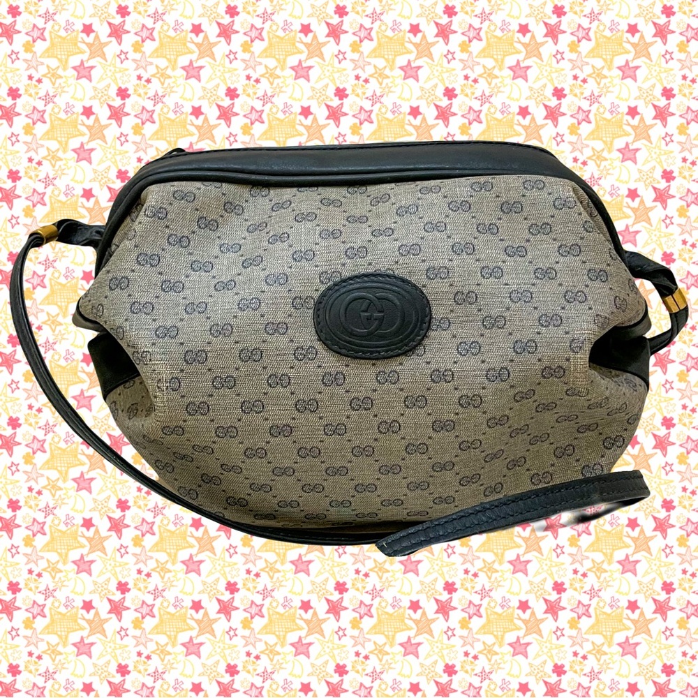 Vintage Gucci Suki Barrel Bag!